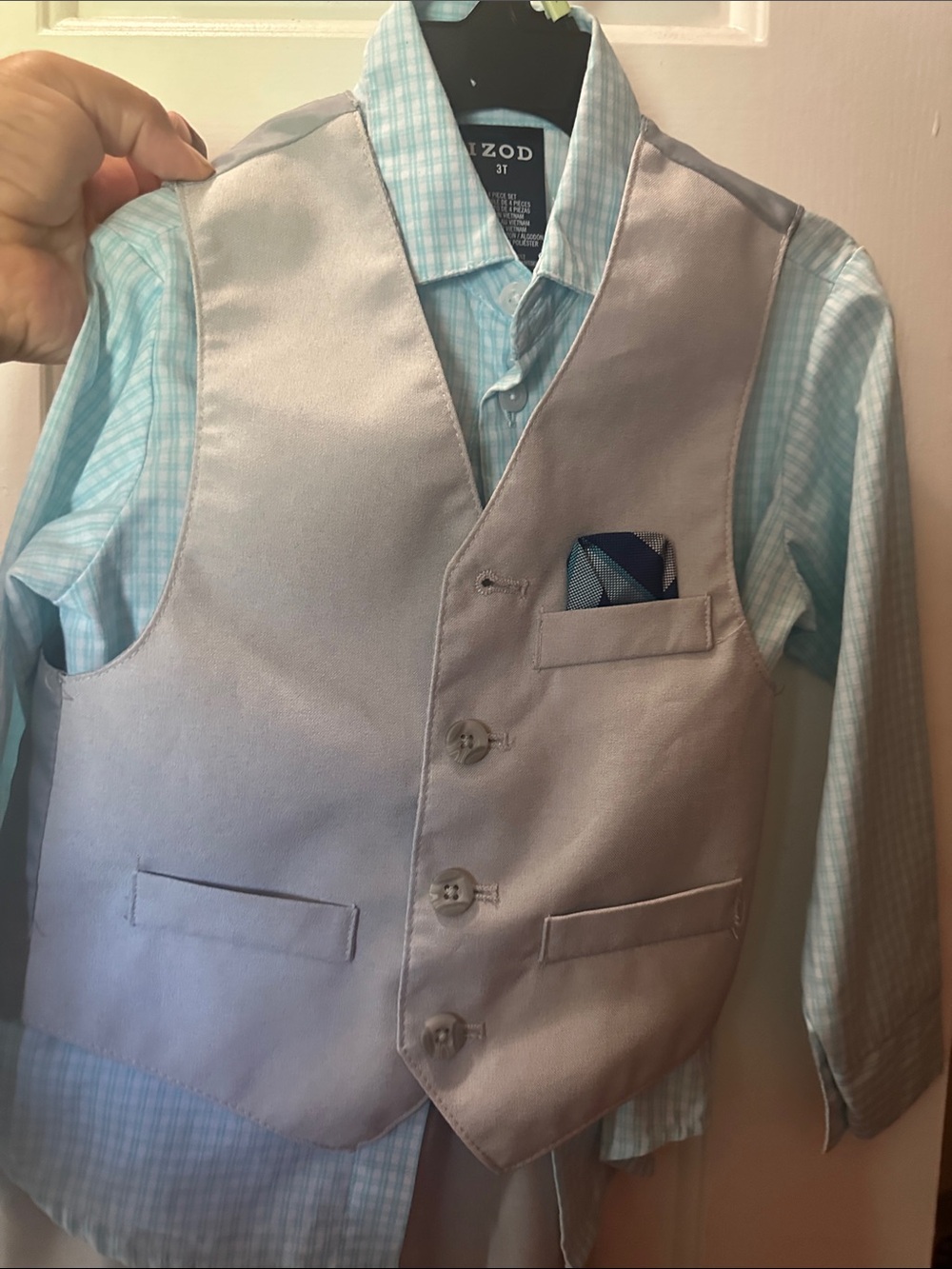Izod Silver Vest with Blue Pocket Square